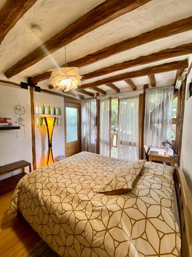 Casa Magnolia Bed & Breakfast Cumbaya Exterior photo
