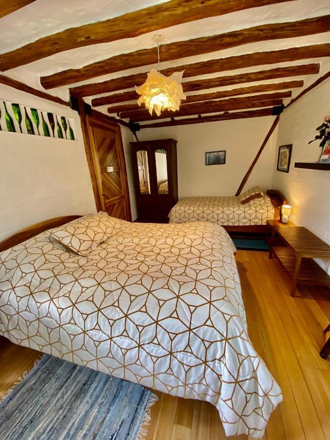 Casa Magnolia Bed & Breakfast Cumbaya Exterior photo